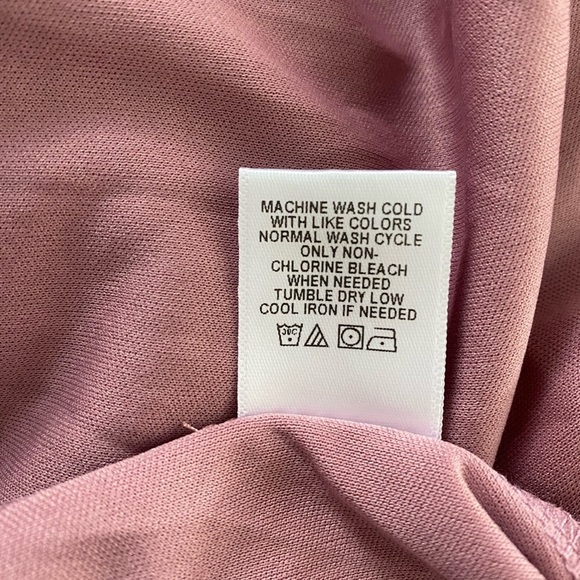 Beacon Apparel Magenta Shiloh Clipdot Blouse Size M - Picture 7 of 7